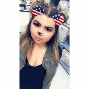 Meet your Posher, Desiree